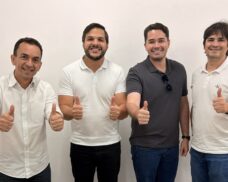 Prefeito Dr. Abimael Lima participa de agenda com Washington Bandeira e apresenta demandas para Dom Expedito Lopes