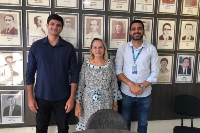 Prefeitura e Águas do Piauí discutem ampliação do abastecimento