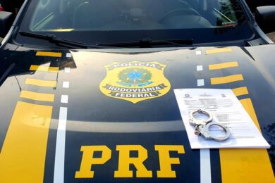 PRF flagra condutor com documento falso em Picos
