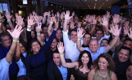 Ciro reúne prefeitos e reafirma pré-candidatura ao Senado