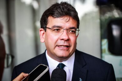 Rafael Fonteles autoriza início das obras de rodovia que liga Simões a Padre Marcos