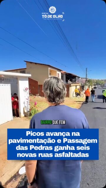 O prefeito de Picos, Pablo Santos, visitou as obras de pavimentação asfáltica no bairro Passagem das Pedras, onde seis ruas foram contempladas com as ações de mobilidade urbana. Durante a visita, o gestor destacou a importância da intervenção para a melhoria da infraestrutura e da qualidade de vida dos moradores.

As vias beneficiadas são as ruas Emília Bezerra, Maria Bezerra, Elpídio Bezerra, Expedito Cortez, Joaquim Viana e Antônia Viana.

Segundo Pablo Santos, as obras fazem parte do maior plano de mobilidade urbana da história de Picos, que prevê a pavimentação de 150 ruas em diferentes regiões da cidade. De acordo com o prefeito, 75 ruas foram contempladas na primeira etapa e outras 75 integram a segunda fase do projeto.

O prefeito também ressaltou que o projeto é resultado de uma parceria entre o município e o Governo do Estado do Piauí, destacando o apoio do governador Rafael Fonteles, do deputado Jadiel Alencar e do senador Marcelo Castro.

Pablo Santos afirmou ainda que a iniciativa tem como objetivo promover uma transformação na infraestrutura urbana de Picos.

Siga: @portaltodeolho
