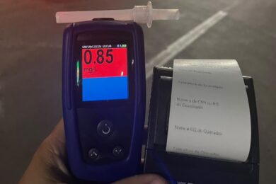 PRF prende motociclista por embriaguez após flagrante na contramão