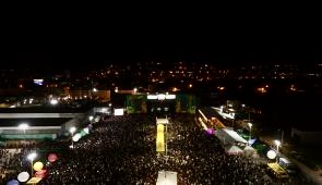 Picos Cidade Junina reúne multidão no segundo dia e emociona fãs com grandes shows nacionais
