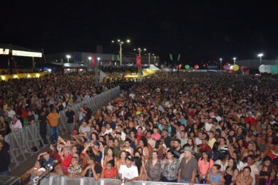 Multidão prestigia abertura do Picos Cidade Junina e evento se consagra como o maior São João do Piauí