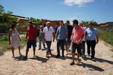 Severo garante novas obras de pavimentação para Parnaíba