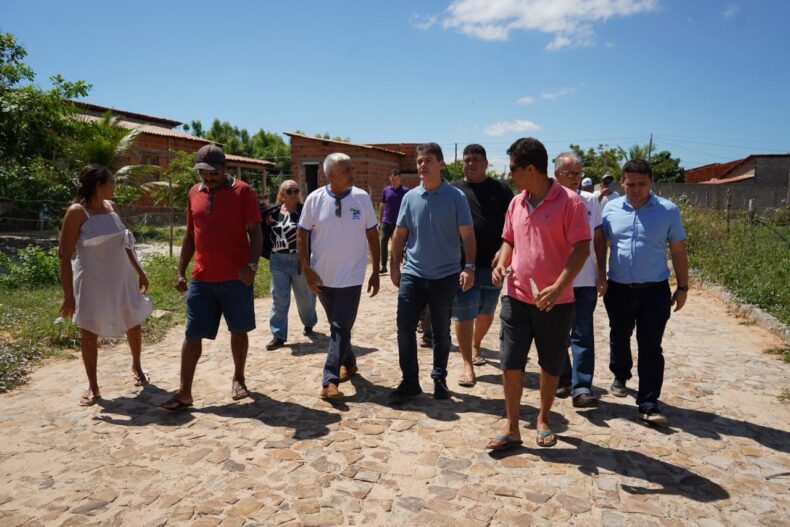 Severo garante novas obras de pavimentação para Parnaíba