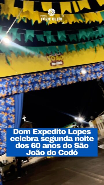 A segunda noite do tradicional São João do Codó 2026, realizada neste sábado (27), reuniu um grande público em Dom Expedito Lopes, consolidando mais uma vez o sucesso de um dos festejos juninos mais tradicionais da região. Promovido pela Prefeitura de Dom Expedito Lopes, por meio da Secretaria Municipal de Cultura, o evento reafirma o compromisso da gestão do prefeito Dr. Abimael Lima e da vice-prefeita Renata Belo com o fortalecimento da cultura popular e a preservação das tradições nordestinas.

Neste ano, o São João do Codó celebra uma marca histórica: 60 anos de realização, consolidando-se como um dos eventos culturais mais importantes do município e de toda a região.

A programação da segunda noite teve início com a apresentação da Quadrilha Junina Quem Sabe Faz Ao Vivo, encantando o público com coreografias, figurinos e muita animação. Em seguida, a festa continuou com os shows de Osvando Barros, Gleydson Gavião, Eryka Magalhães e Banda Superid, garantindo muito forró e alegria até a madrugada.

A noite contou ainda com a presença do deputado estadual Tiago Vasconcelos, do pré-candidato a deputado estadual Toninho de Caridade, do prefeito de Wall Ferraz Guilherme Maia, além de vereadores, secretários municipais, outras autoridades e centenas de moradores e visitantes que prestigiaram a festa.

O prefeito Dr. Abimael Lima destacou a importância do evento para o município.

O secretário municipal de Cultura, Kyldary Gonçalves, ressaltou a valorização dos artistas locais e agradeceu o apoio da gestão municipal.

Encerramento neste domingo

A programação do São João do Codó 2026 será encerrada neste domingo (28), com uma noite repleta de atrações. O público poderá acompanhar a tradicional Quadrilha das Virgens do Inverno, uma das manifestações culturais mais conhecidas e aguardadas do bairro Codó.

O encerramento contará ainda com shows de Manelin do Acordeon e Claro, Luidy e Luan, além de Jhonny Hits e Lyro Paixão, prometendo fechar com chave de ouro a edição histórica que celebra seis décadas de tradição, cultura e valorização das raízes nordestinas em Dom Expedito Lopes.

Siga: @portaltodeol