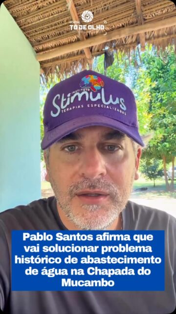 O prefeito de Picos, Dr. Pablo Santos, afirmou que a gestão municipal irá priorizar a solução do problema de abastecimento de água na comunidade Chapada do Mucambo. A declaração foi feita após a divulgação de vídeos nas redes sociais mostrando as dificuldades enfrentadas pelos moradores da localidade.

Durante vídeo divulgado, o gestor reconheceu que o problema é antigo e classificou a situação como “crônica”. No entanto, afirmou que não pretende utilizar o sofrimento da população para fazer disputa política.

Pablo Santos também fez críticas à administração anterior, afirmando que pessoas que hoje comentam sobre o problema tiveram a oportunidade de resolvê-lo durante 12 anos de gestão, mas, segundo ele, não adotaram medidas para atender a comunidade.

O gestor destacou ainda que, em menos de um ano e meio de administração, Picos já passa por um processo de transformação e reforçou o compromisso de continuar executando ações voltadas para melhorar a qualidade de vida da população.

Ao encerrar a fala, Pablo Santos reafirmou que a solução definitiva para o abastecimento de água na Chapada do Mucambo está entre as prioridades da atual gestão e garantiu que trabalhará para atender a demanda histórica da comunidade.

Siga: @portaltodeolho