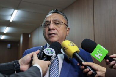 PT confirma chapa majoritária e fecha segunda suplência de Júlio César ao Senado