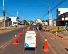 Intervenção no esgoto interdita parcialmente avenida de Picos