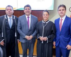 Severo Eulálio prestigia posse de novos juízes do TRE-PI