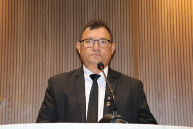 Chaguinha destaca visitas, apoio ao esporte e reivindicações para bairros de Picos na retomada das sessões da Câmara