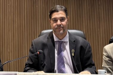 Presidente da Câmara de Picos destaca retorno das sessões e reforça compromisso com os trabalhos legislativos durante o período eleitoral