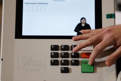 Começam campanha nas ruas e propaganda virtual