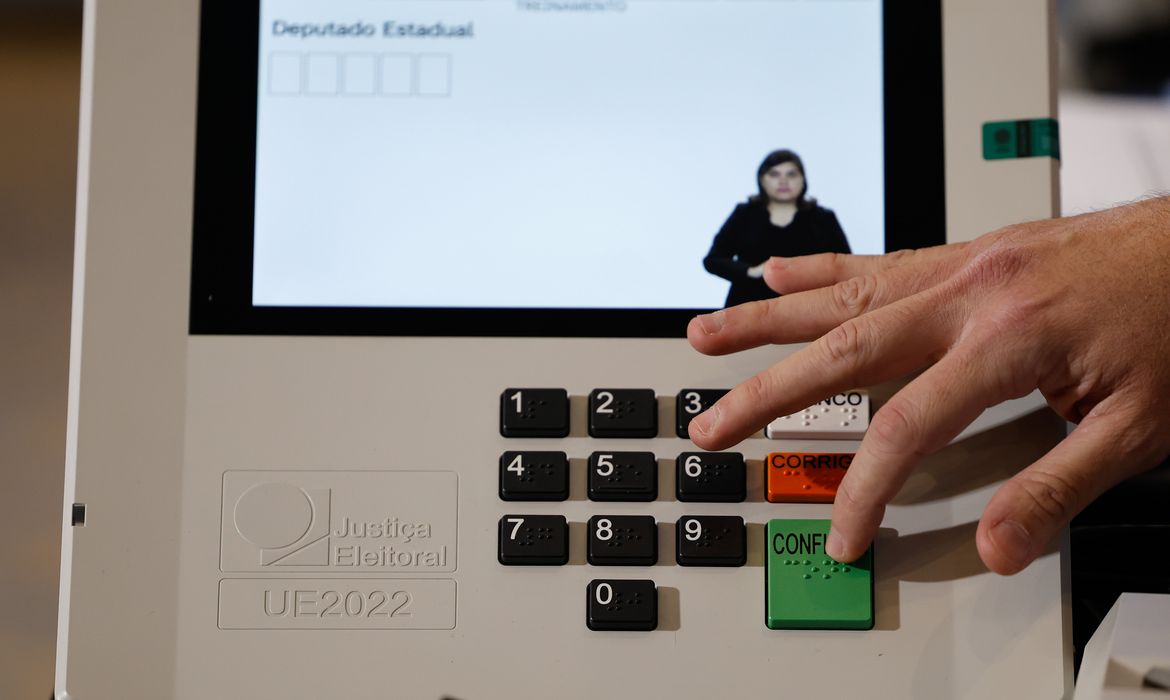 Começam campanha nas ruas e propaganda virtual