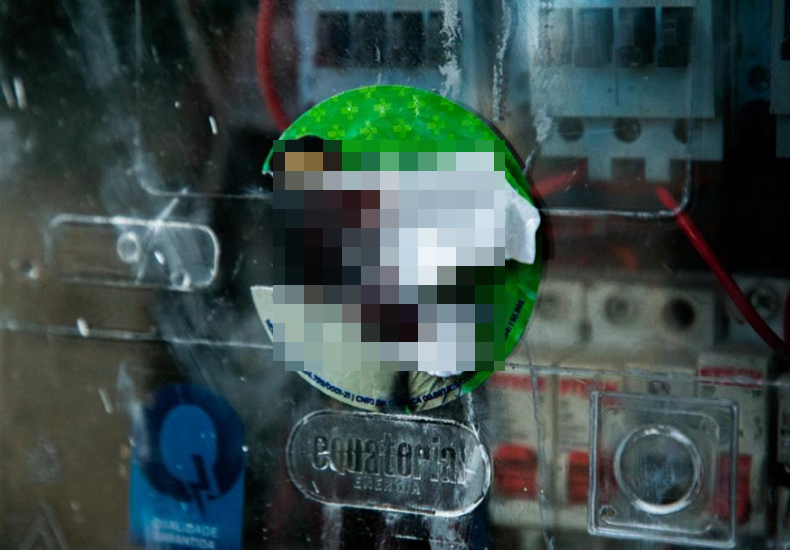 Propaganda eleitoral em postes e medidores é proibida e pode gerar multa
